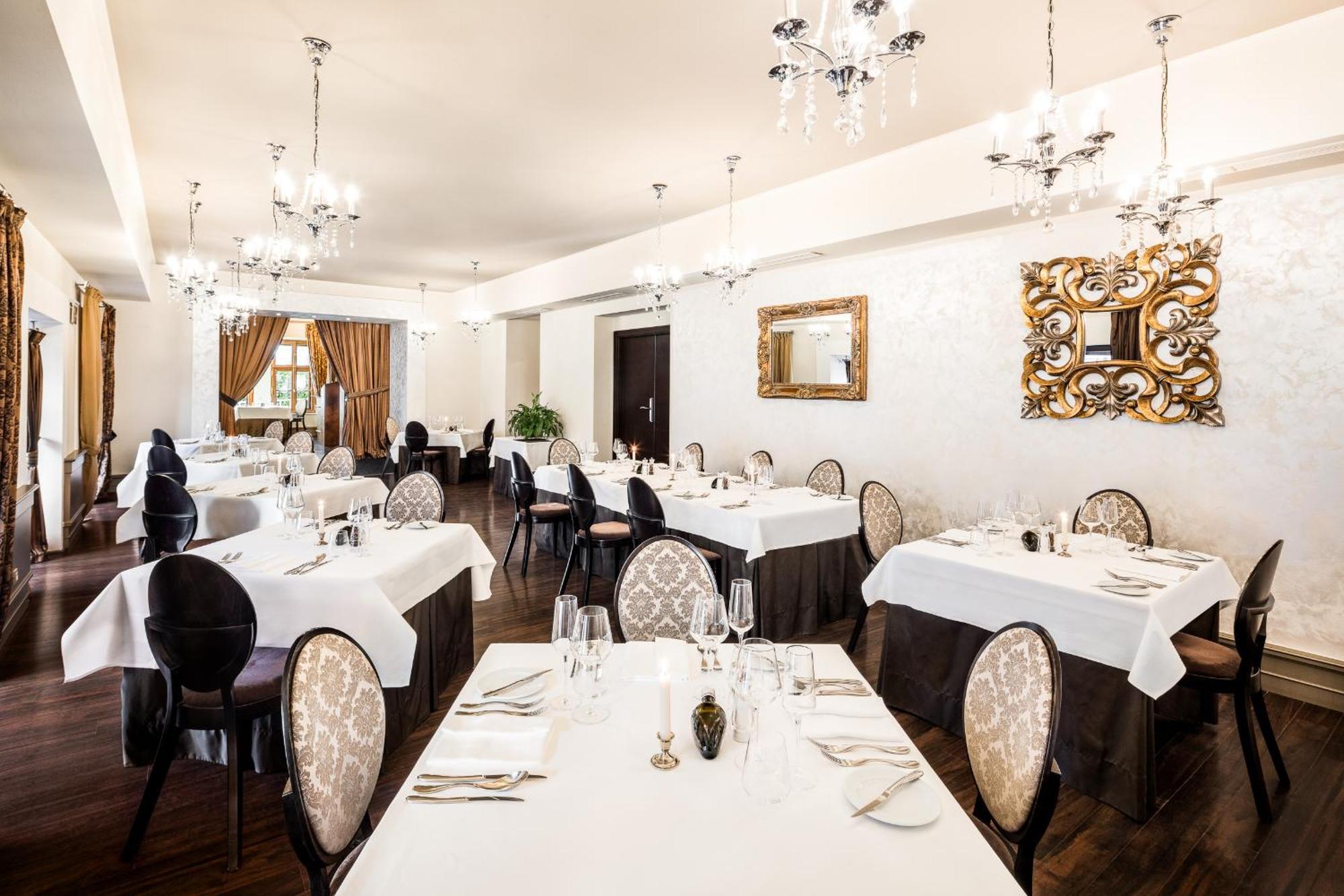 Grand Palace Brno Bagian luar foto Restaurant