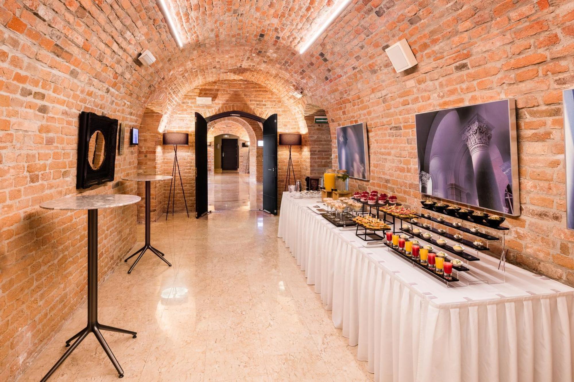 Grand Palace Brno Bagian luar foto The Wine Museum