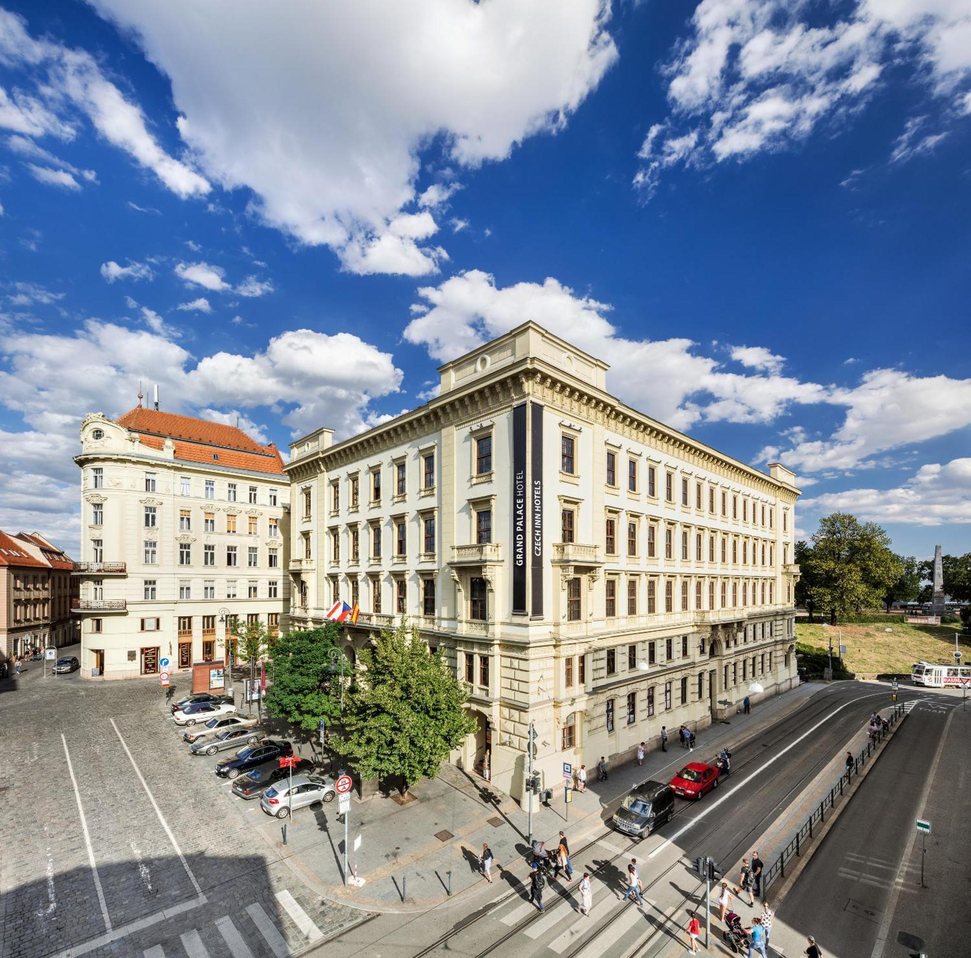 Grand Palace Brno Bagian luar foto University of Rzeszów