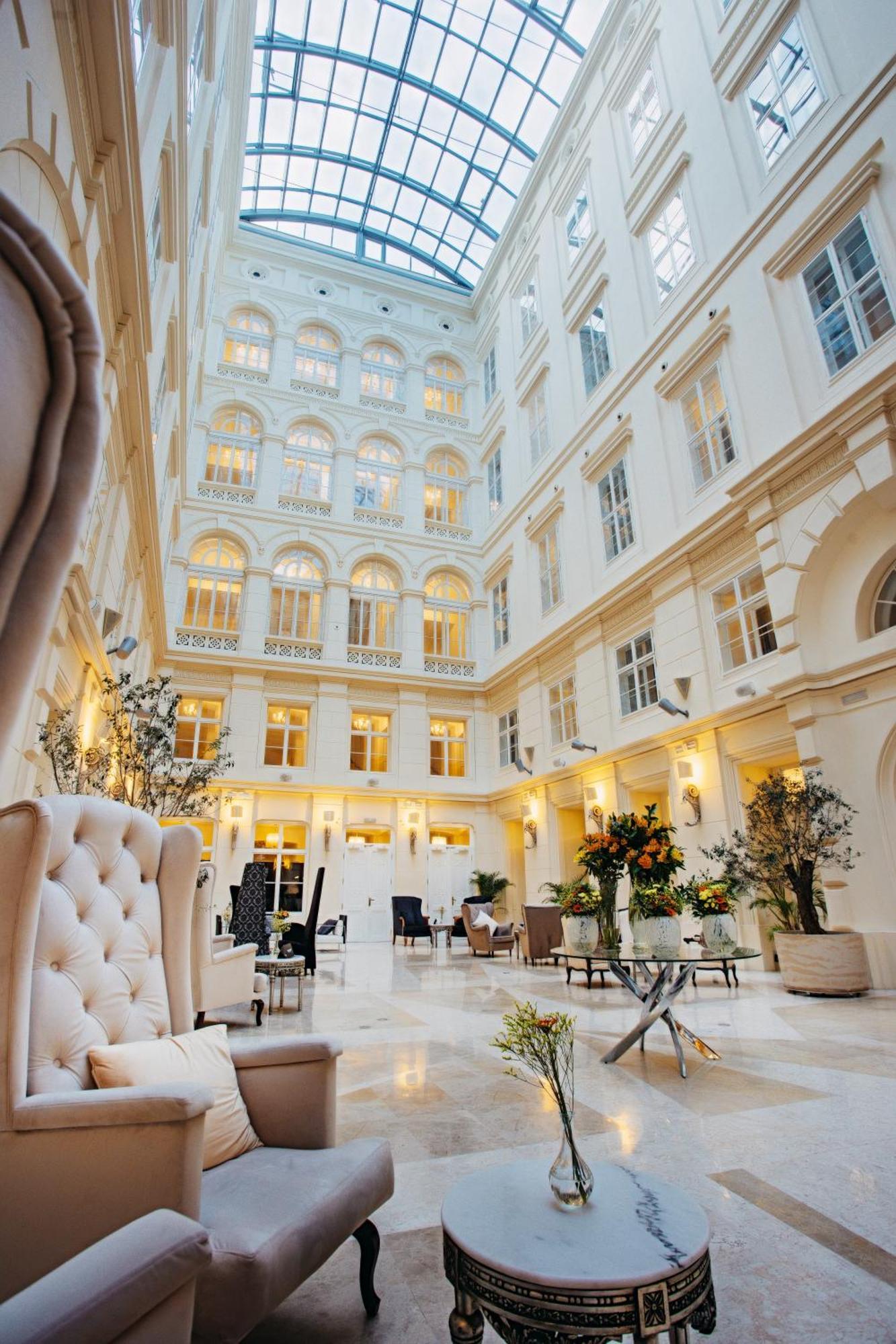 Grand Palace Brno Bagian luar foto