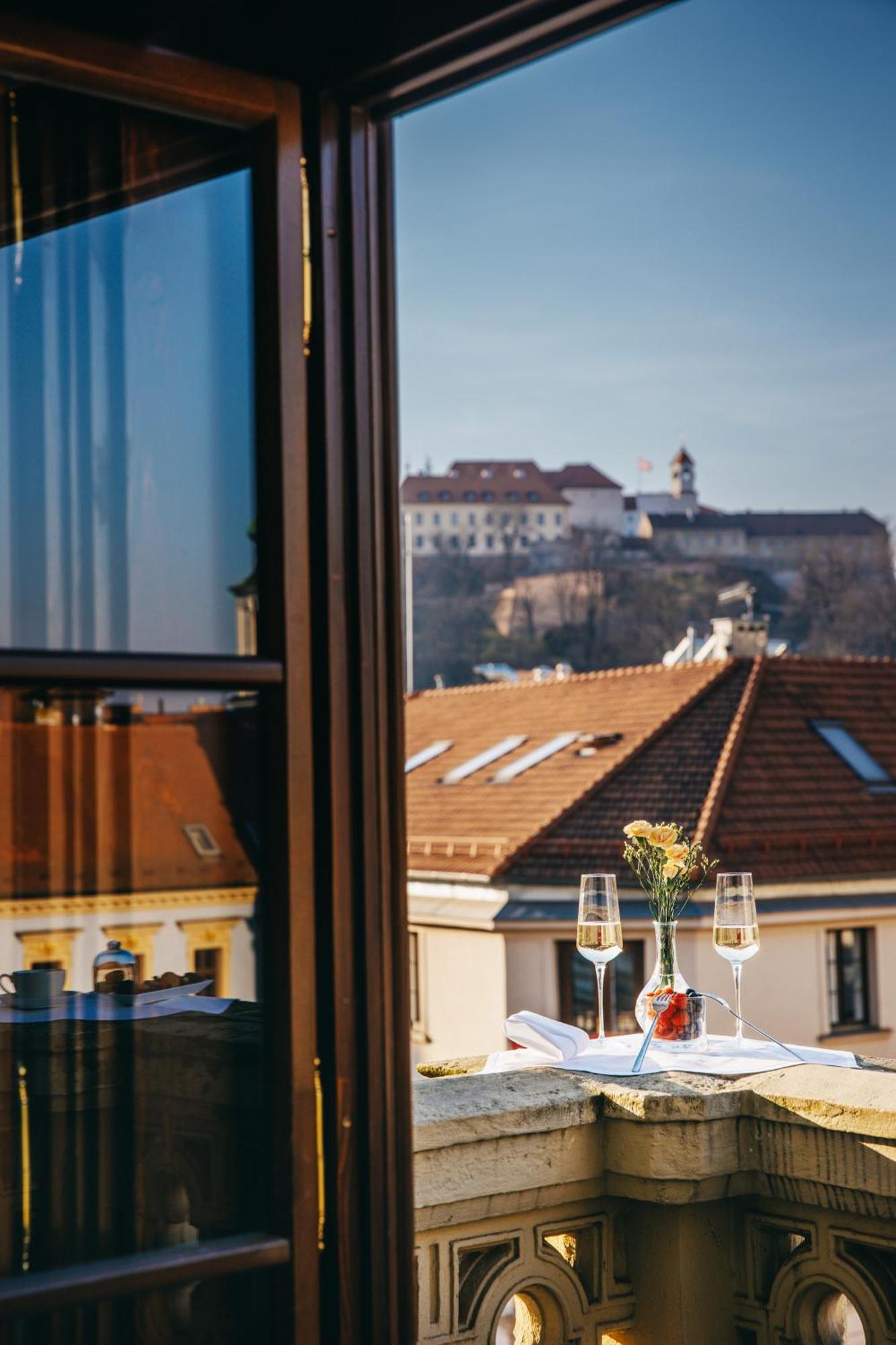 Grand Palace Brno Bagian luar foto