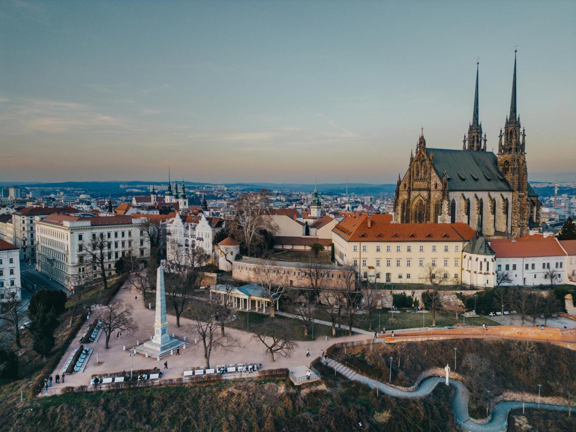 Grand Palace Brno Bagian luar foto